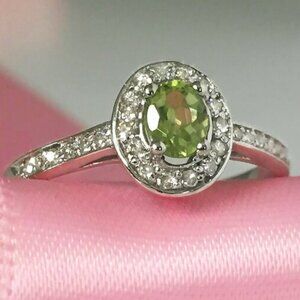 10K White Gold Natural Peridot Gemstone Ring with Real Diamonds Size 5.25